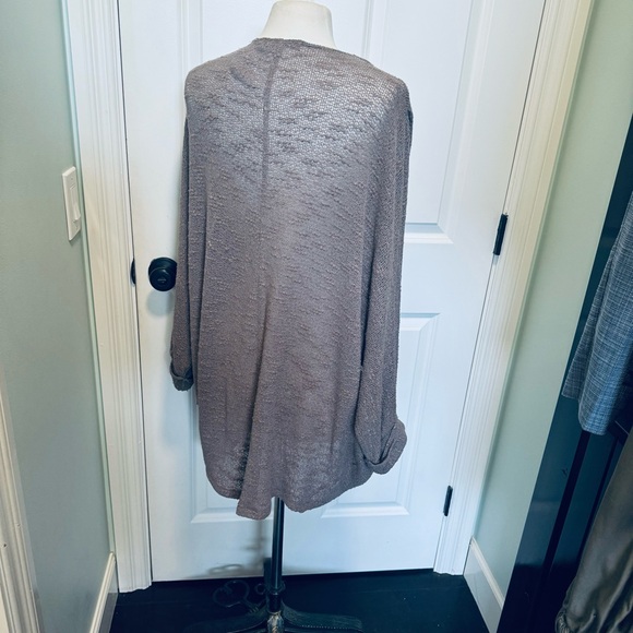 The Essential Travel Open Front knit knotted Cardigan - Picture 10 of 11